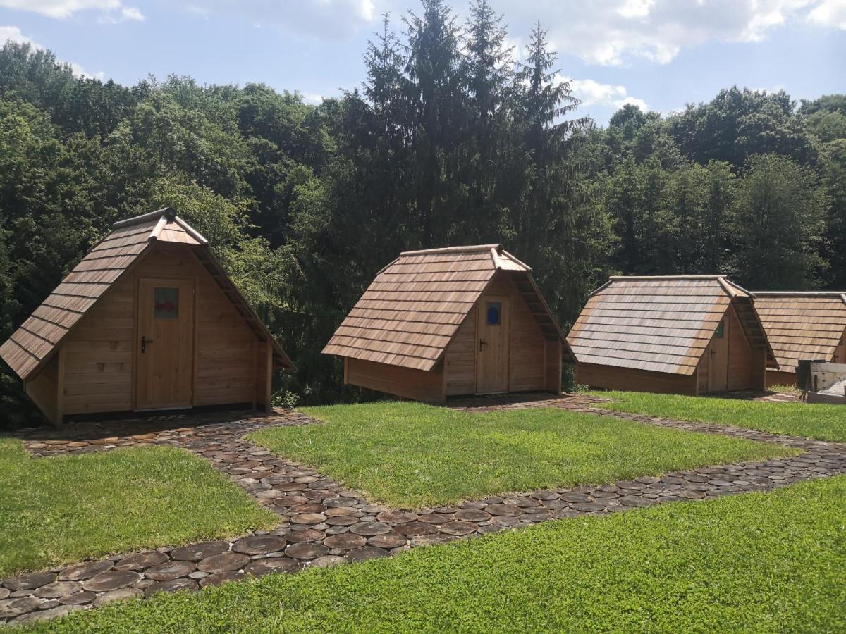 Glamping Naselje Zeleni Turizem Hotell Makole Eksteriør bilde