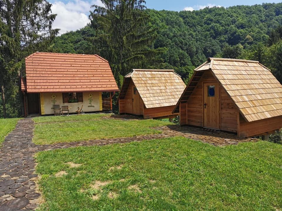 Glamping Naselje Zeleni Turizem Hotell Makole Eksteriør bilde